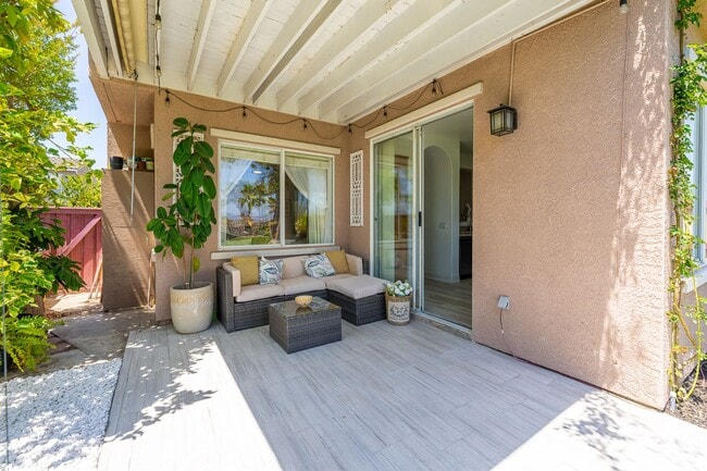 Building Photo - Beautiful Townhome in Chula Vista zz