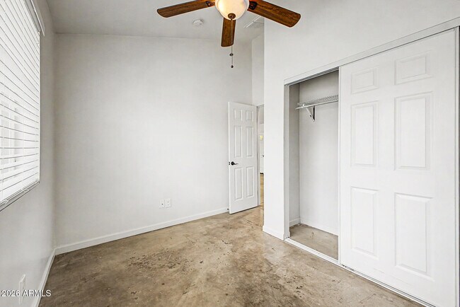 Building Photo - 505 N 16th Ave