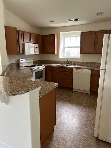 Building Photo - 4803I Summer Brook Way