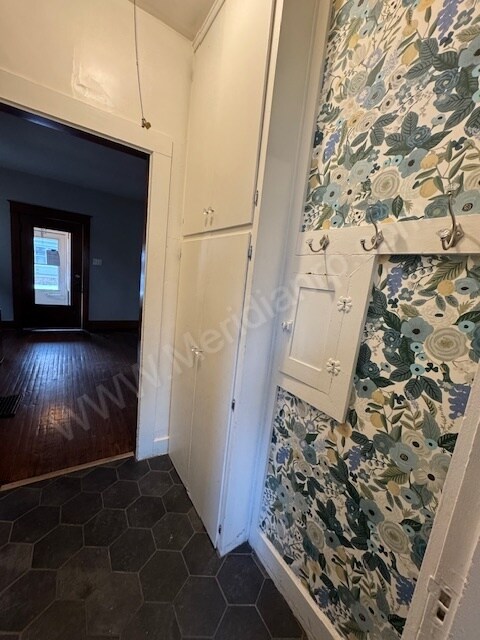 Building Photo - 1310 W Wildwood Ave