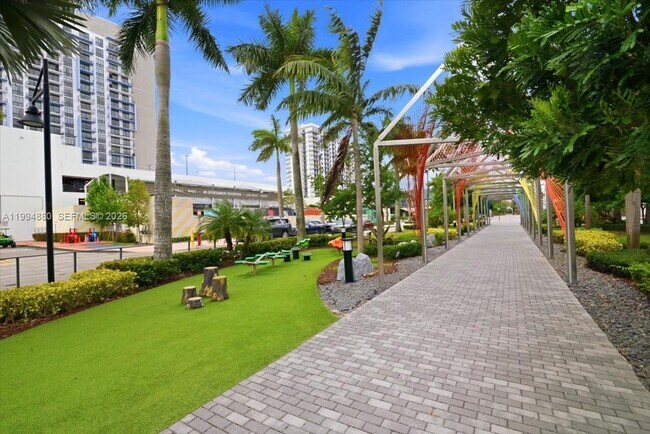 Building Photo - 5300 Paseo Blvd