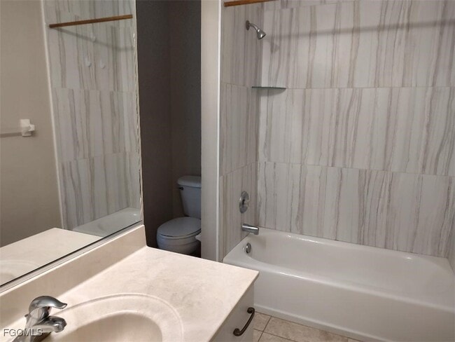 Building Photo - 1034 SE 5th Pl