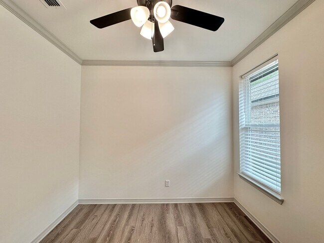 Building Photo - Coming Soon: 3 Bedroom 2 Bath Home in Tyler!