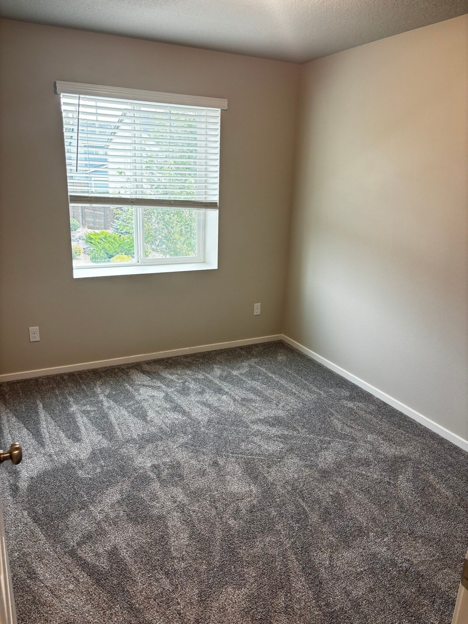 Guest room - 20556 SE Evian Ave