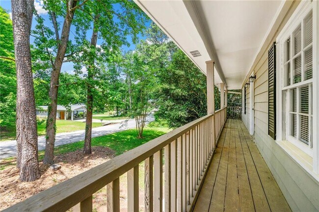 Building Photo - 208 S Rockborough Ct