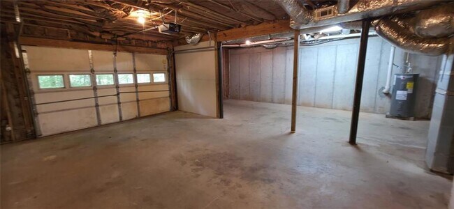 Building Photo - 15 Spring Branch Dr