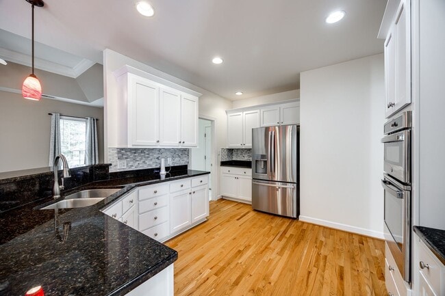 Building Photo - Exceptional 4 Bedroom Ranch in Steele Creek!