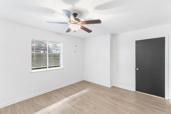 Building Photo - Terrace View