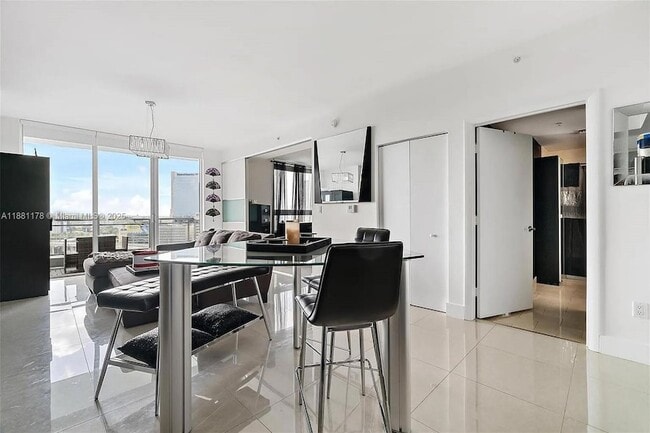 Building Photo - 90 SW 3rd St