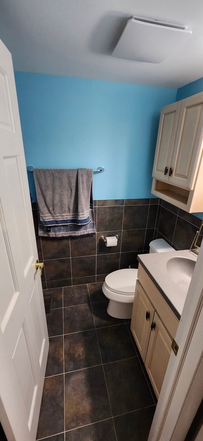 Building Photo - 539 Thorndale Dr