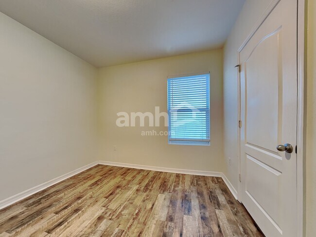 Building Photo - 3825 Crystal Dew St