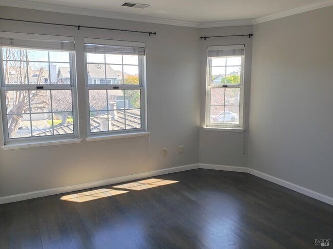 Building Photo - 6 Narragansett Cove
