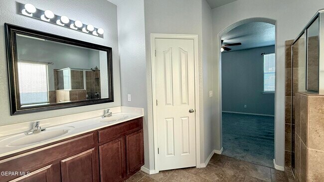 Building Photo - 13139 Saker Dr