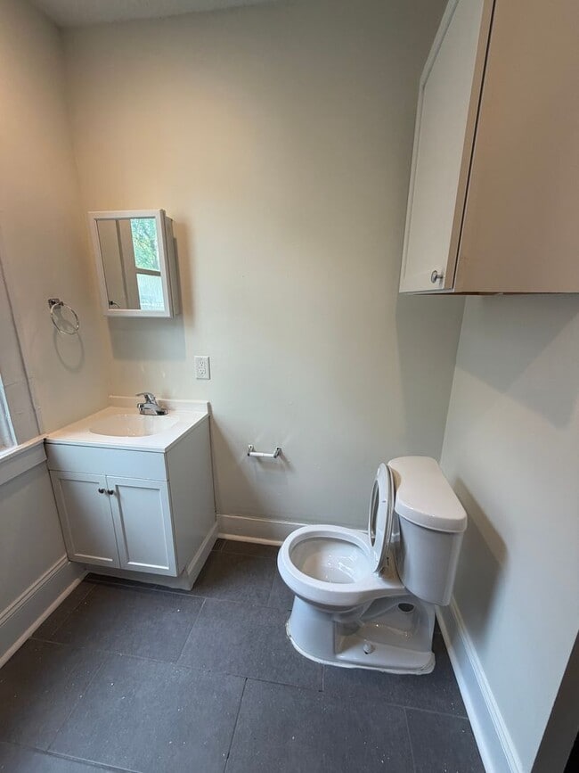 Building Photo - Charming 2 Bed, 2 Bath Home Near German Vi...