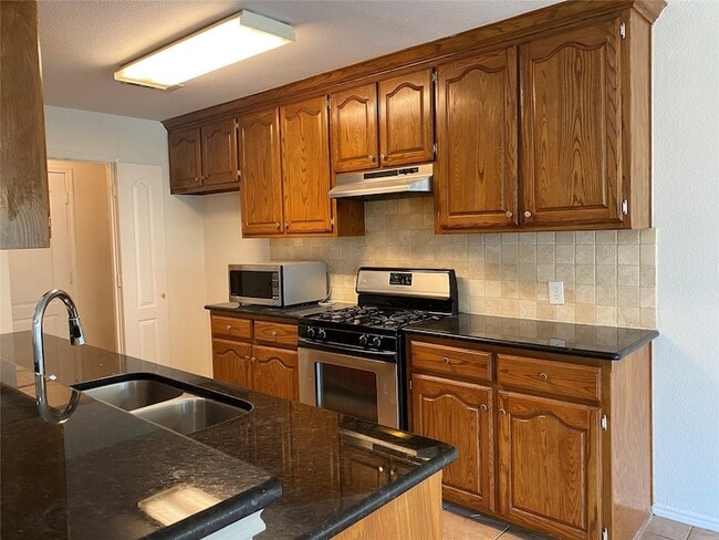 Building Photo - 2324 Treyburn Ct