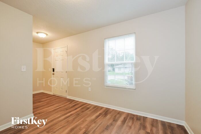 Building Photo - 111 Pine Cir Dr
