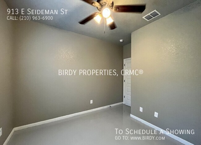 Building Photo - 913 E Seidemann St