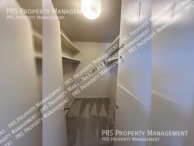 Building Photo - 6926 E Windsor Ave