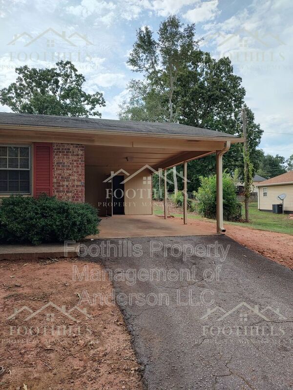 Building Photo - 2505 Rolling Green Rd