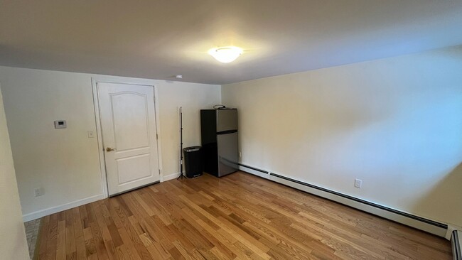 Building Photo - All Utilities Included! 1 Bedroom In-Acces...