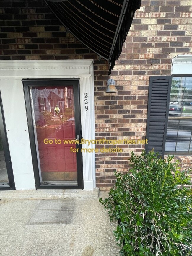 Building Photo - Hendersonville - 2 Bedroom Condo