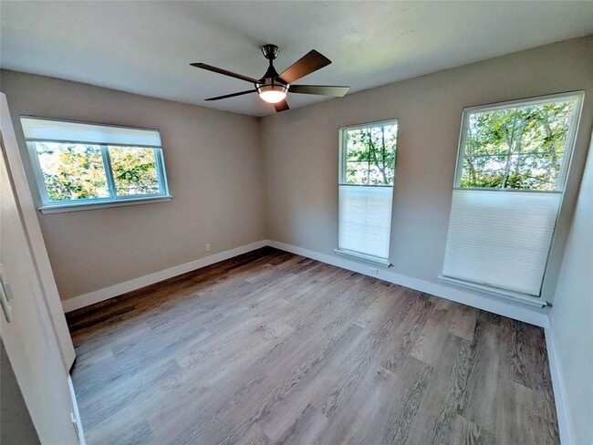 Building Photo - 9705 Marlborough Dr