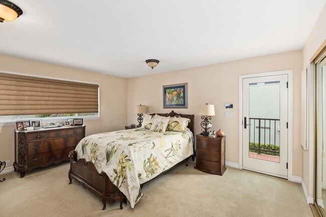 Building Photo - 4BD/2.5BA California Coastal Home with Swe...