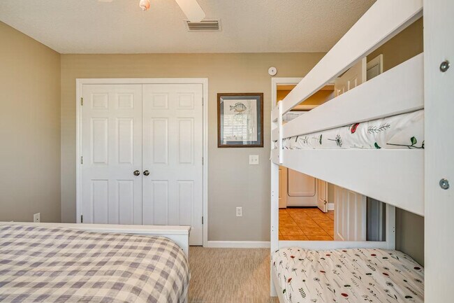 Building Photo - 21405 Palm Ave