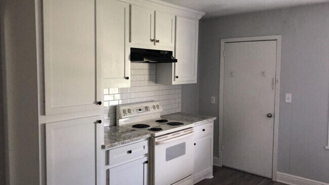 Building Photo - Gorgeous completed renovated Home in Freeport, TX. HABLAMOS ESPAÑOL!