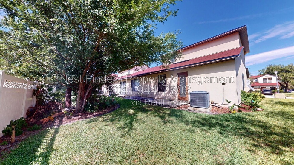 Building Photo - 315 Redwood Ln