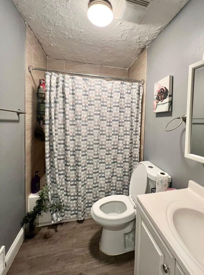 Building Photo - 1672 N Manton St