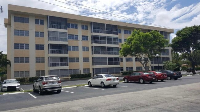 Building Photo - 50 SW 3rd Ave