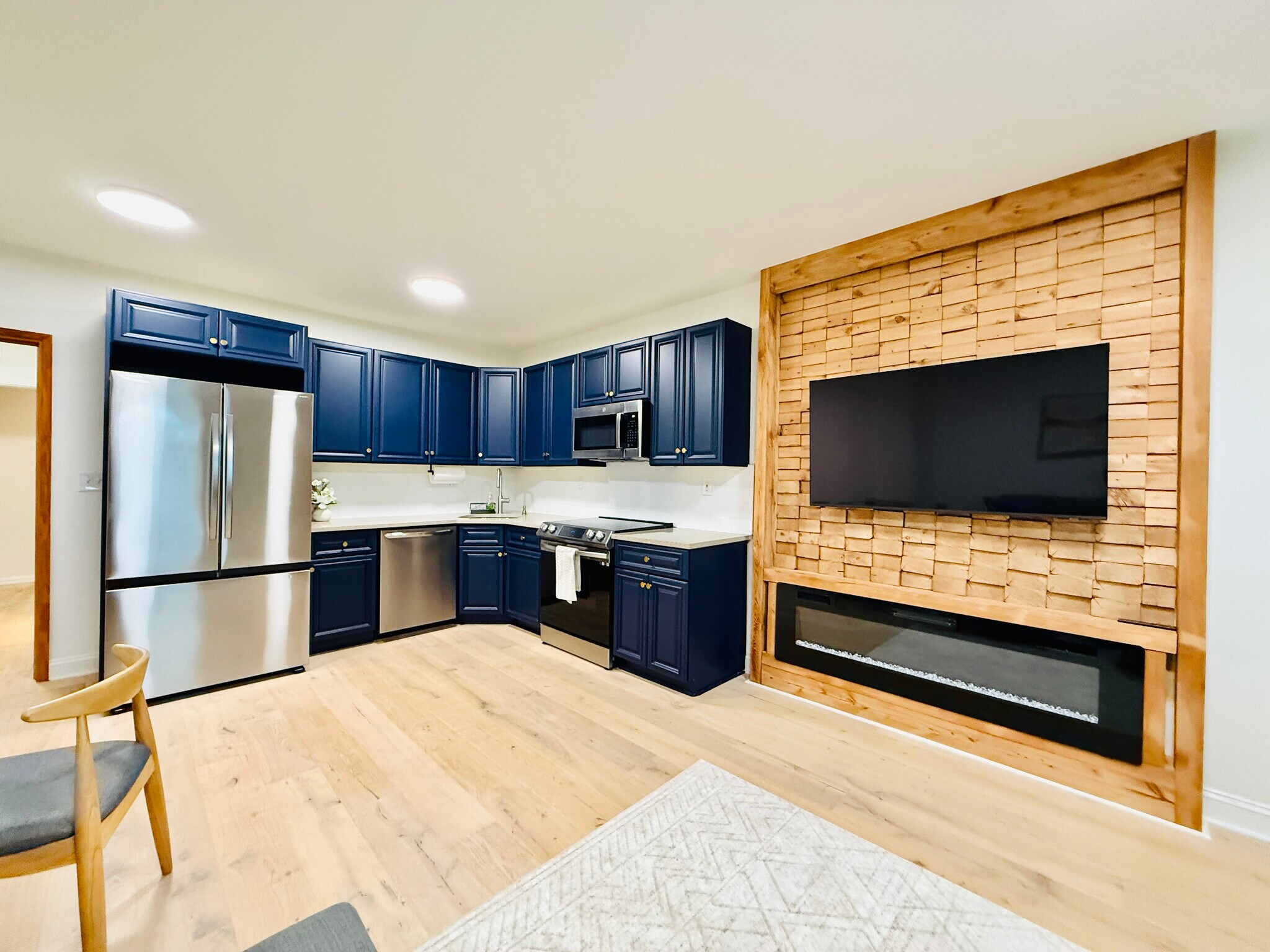 Kitchen - 2504 E York St