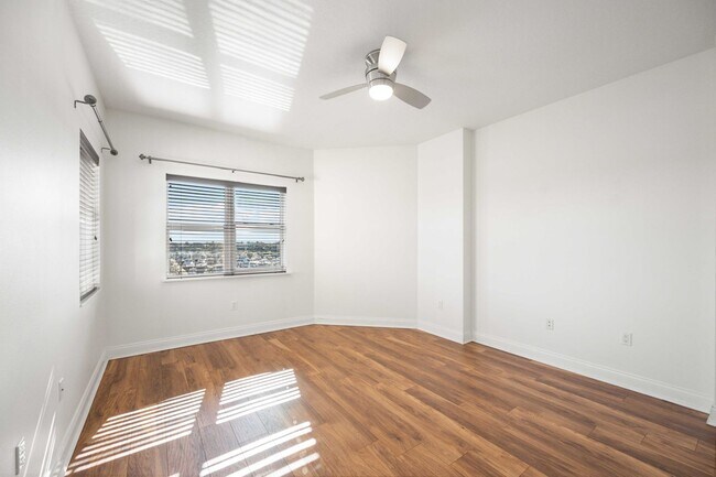 Building Photo - 606 Riviera Dunes Way