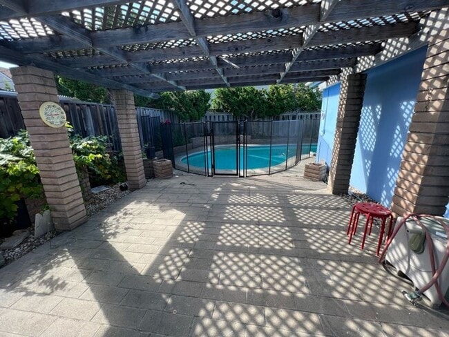 Building Photo - 4BD/2BA Newly Remodelled Cambrian Park Hom...