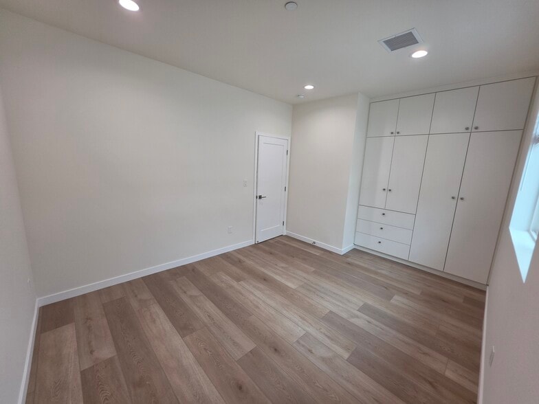 Building Photo - 6746 Ben Ave