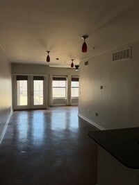 Building Photo - Modern One Bedroom Midtown Condo