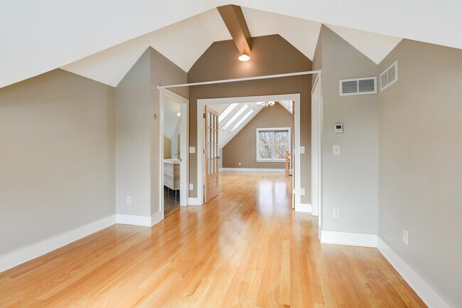 Building Photo - 1397 Englewood Ave