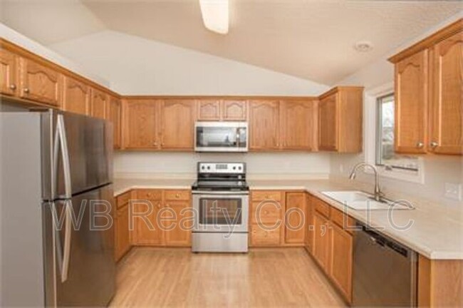 Building Photo - 4525 Waterford Dr
