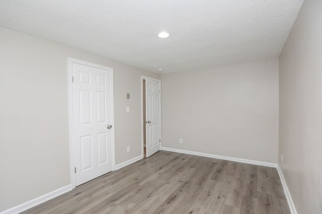 Building Photo - 1250 Pall Mall St