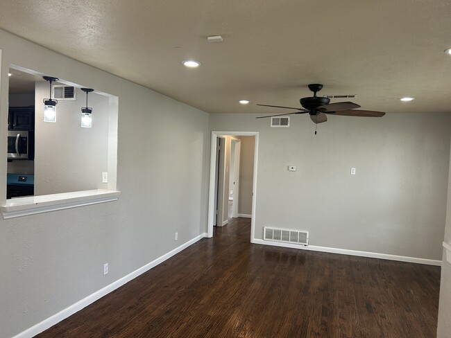 Building Photo - 3504 Jane Ln