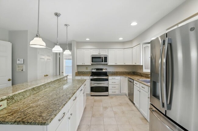 Building Photo - 14720 Peachwood Dr