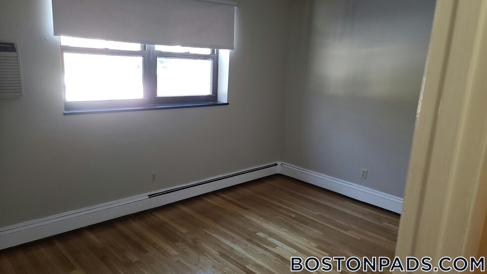 Building Photo - 276 Grove St