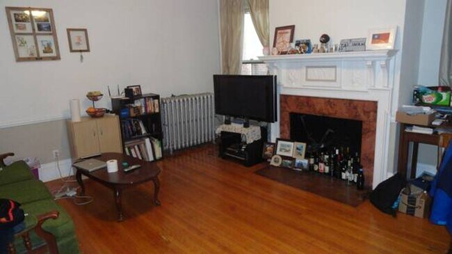 Building Photo - Minutes to BU 1 Bed September 1st
