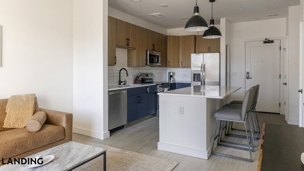 Building Photo - 1007 S Mint St