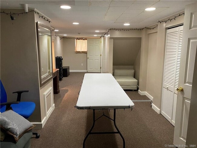 Building Photo - 46 Klarman Dr