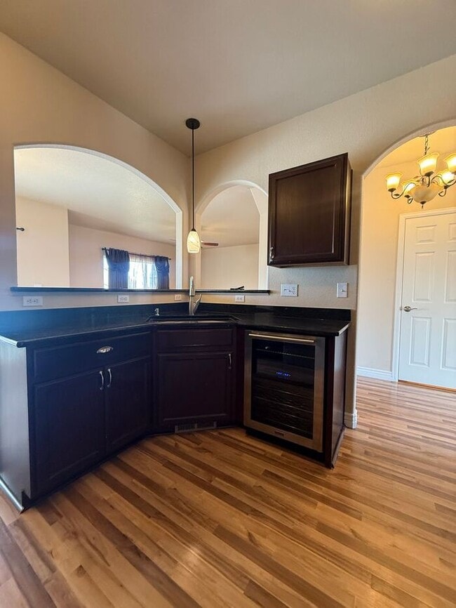 Building Photo - 5-bedroom home with expansive mountain views!