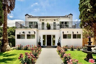 Building Photo - 6110 De Longpre Ave