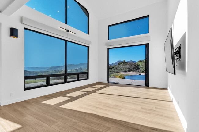 Building Photo - 14692 Ranch Trail Dr