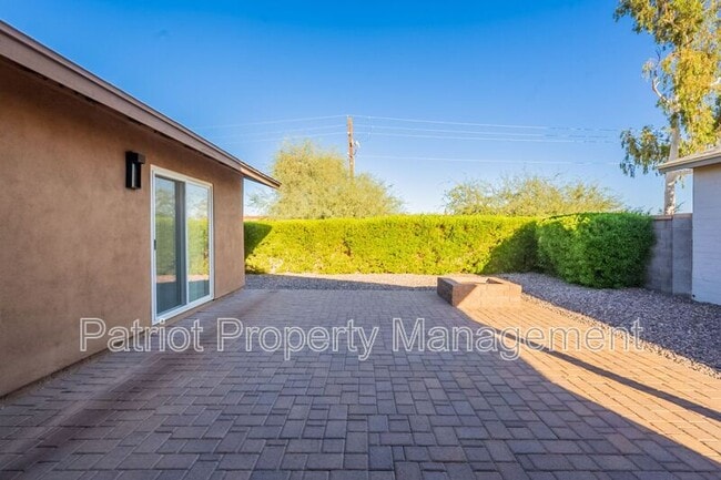 Building Photo - 821 N 87th Pl
